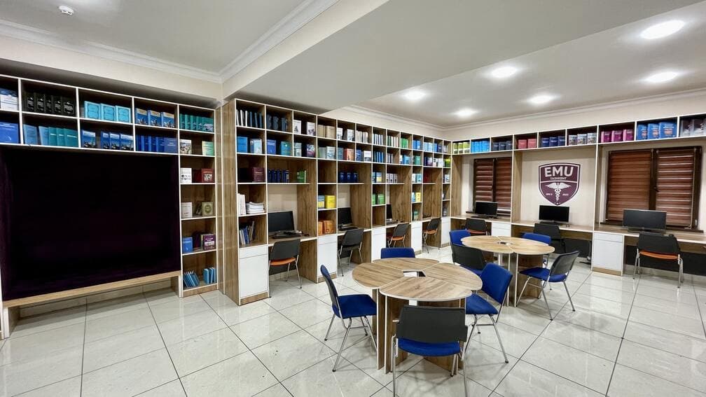 Business and Social School Campus Slide 3